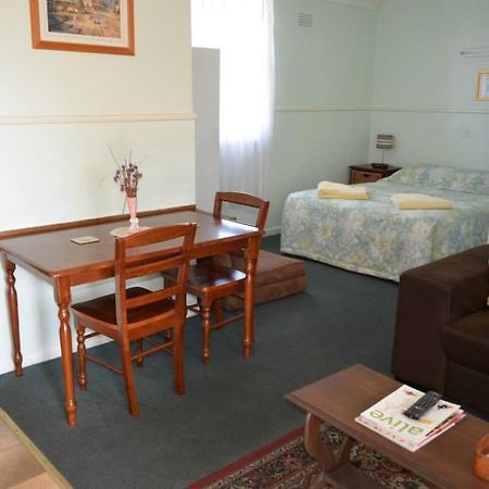 Wimmera Motel Nhill Exterior photo